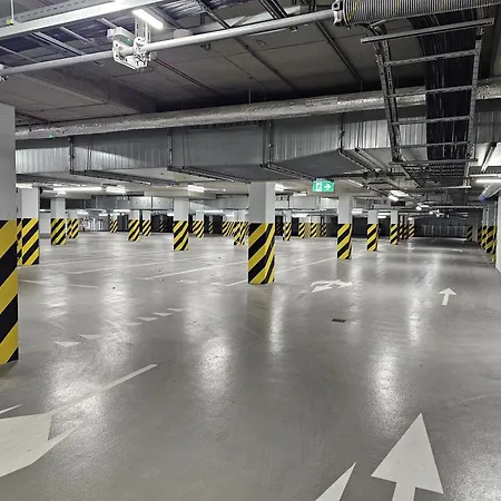 Urban Global Skyline 18th Floor No 02 Free Garage, Self Check-in, No Deposit *