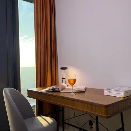 Urban Global Skyline 18th Floor No 02 Free Garage, Self Check-in, No Deposit דירה *