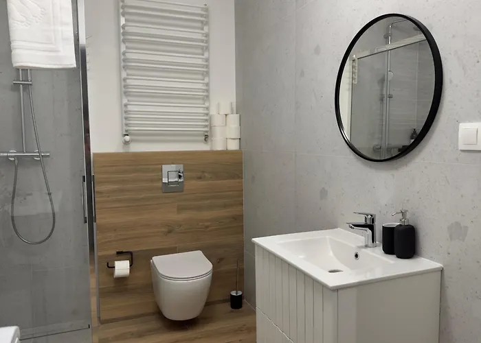 Urban Global Skyline 18th Floor No 02 Free Garage, Self Check-in, No Deposit *