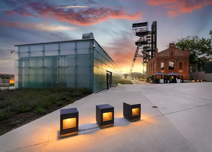 Urban Global Skyline 18th Floor No 02 Free Garage, Self Check-in, No Deposit Apartment *