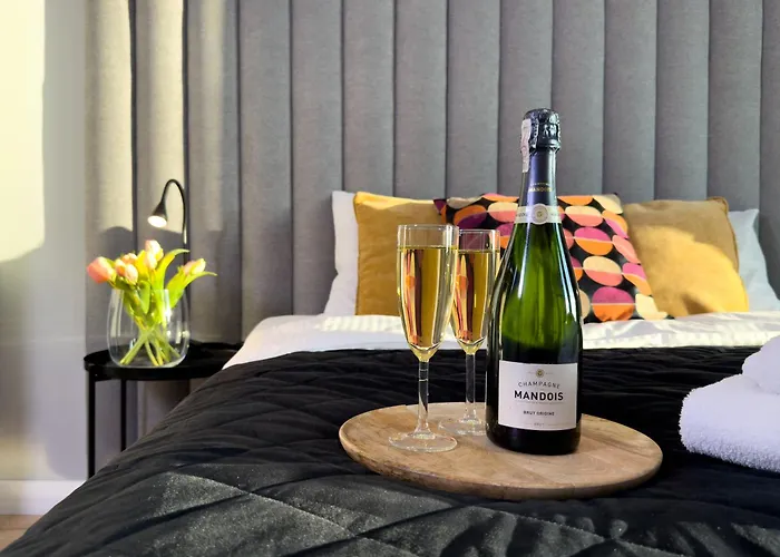 Urban Global Skyline 18th Floor No 02 Free Garage, Self Check-in, No Deposit * Katowice